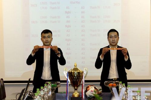 Các trọng tài tập huấn, sôi động giải U19 nữ QG 2021