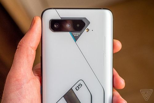 ROG Phone 5 RAM 18GB - smartphone 'quái vật' dành cho game thủ mạnh cỡ nào?