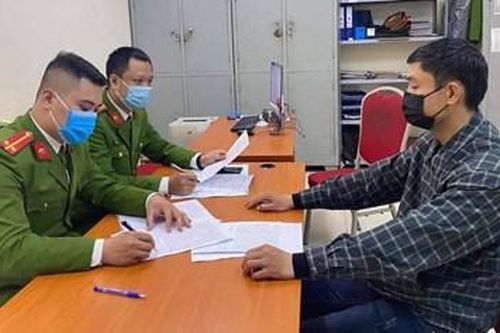 Đối tượng truy nã về tội tham ô 5 tỉ đồng ra đầu thú