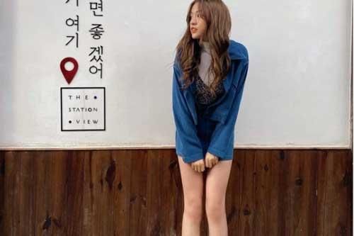 Hot girl 'trứng rán' tiết lộ có đôi chân dài đến 1m13, thế này là 'ăn đứt' cả siêu mẫu Thanh Hằng rồi