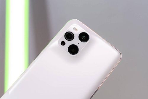 Oppo trình làng smartphone cấu hình 'siêu khủng', sạc 65W, IP68, giá 16,02 triệu đồng