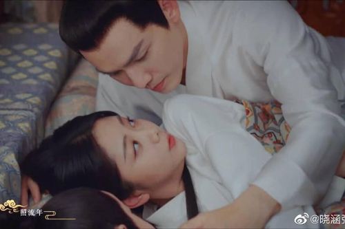 Đàm Tùng Vận - Chung Hán Lương tràn ngập cảnh giường chiếu ôm ấp ngọt lịm nhưng mãi không chịu 'thị tẩm'