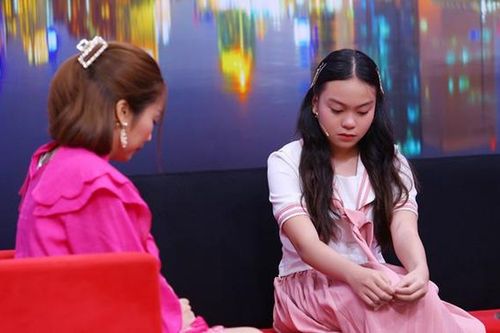 Ốc Thanh Vân đau lòng trước bé gái được mẹ chở đi bắt tại trận ba ngoại tình