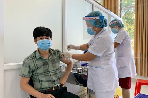 Gia Lai: Thêm 114 y-bác sĩ được tiêm vắc xin phòng Covid-19