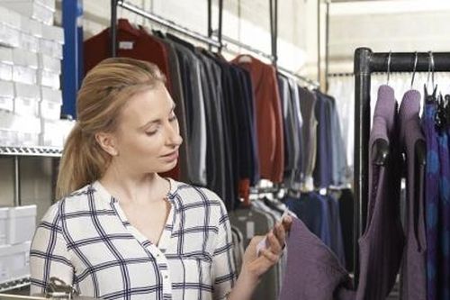Lao đao vì COVID-19, doanh nghiệp thời trang vẫn lạc quan