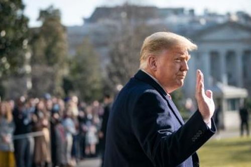 Cựu tổng thống Donald Trump khó biến người ủng hộ thành khách hàng