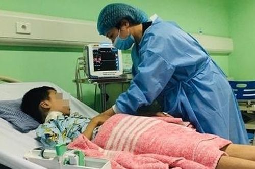 Ca ghép thận đầu tiên cho trẻ bị suy thận giai đoạn cuối có đột biến gen hiếm gặp