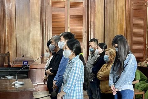 Bỏ chất gây ảo giác vào bia, 'gài độ' đánh bạc rồi cưỡng đoạt tài sản