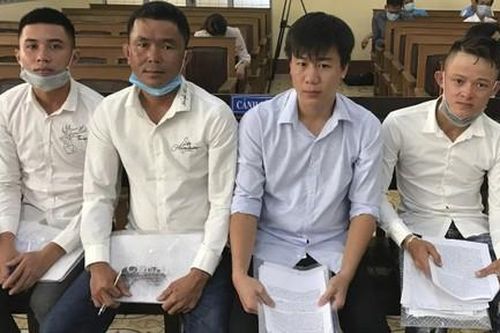 Vụ án 'chém nhầm' ở Cà Mau: Hoãn phiên tòa vì vắng mặt nhiều nhân chứng