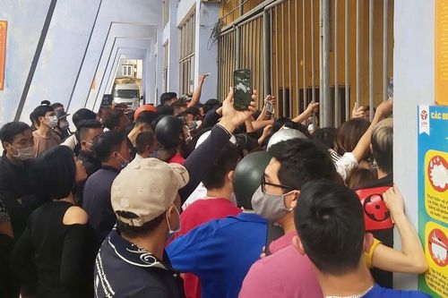 'Sốt vé' trận Hải Phòng - Hà Nội