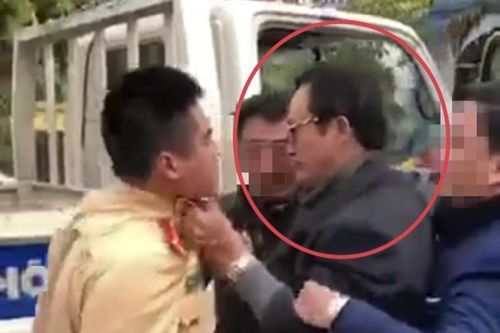 UBND tỉnh Tuyên Quang kỷ luật chi cục trưởng túm cổ áo CSGT