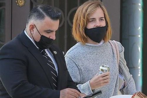 Emma Watson xuất hiện nhợt nhạt