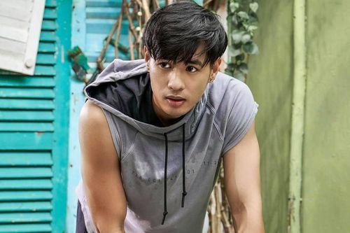 Hit mới của giọng ca 'Hôm nay em cưới rồi' vào top 3 #zingchart