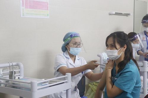 Đã có 9 tỉnh, thành phố triển khai tiêm vaccine phòng Covid-19