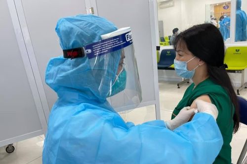 Việt Nam chưa ghi nhận hiện tượng đông máu sau tiêm vaccine AstraZeneca