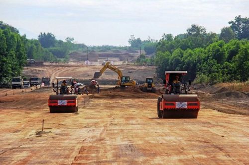 Hàng loạt dự án giao thông trọng điểm 'khan' vật liệu