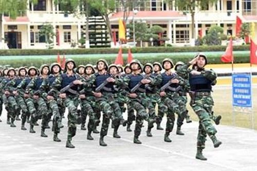 HUẤN LUYỆN 'BỐN DỄ'