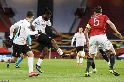 MU rơi chiến thắng trước Milan ở phút bù giờ tại vòng 1/8 Europa League