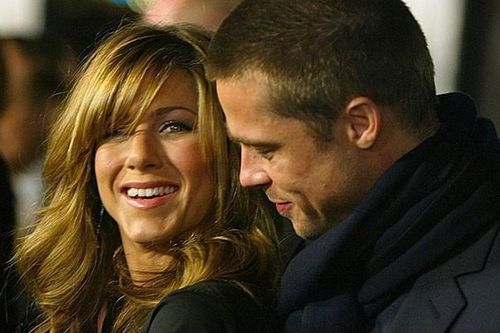 Mẹ của Brad Pitt cầu xin con quay lại với Jennifer Aniston?