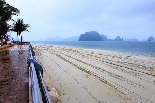 Vụ đổ đất lấn vịnh Bái Tử Long: Doanh nghiệp san gạt bãi bồi thành bãi tắm?