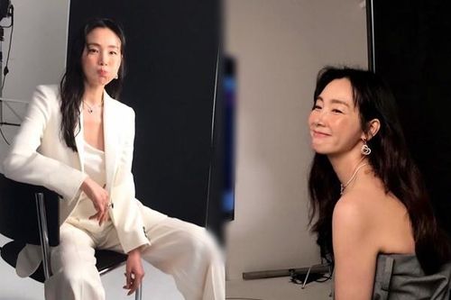 Người hâm mộ thích thú khoảnh khắc nhí nhảnh của 'người đẹp khóc' U50 Choi Ji Woo