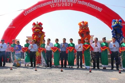 Khánh thành Nhà máy điện mặt trời 700 tỷ đồng tại Hậu Giang