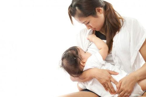 Bí quyết cai sữa cho con 'một phát ăn ngay'