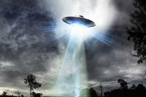 Tiết lộ 'chấn động' của những người gặp gỡ UFO