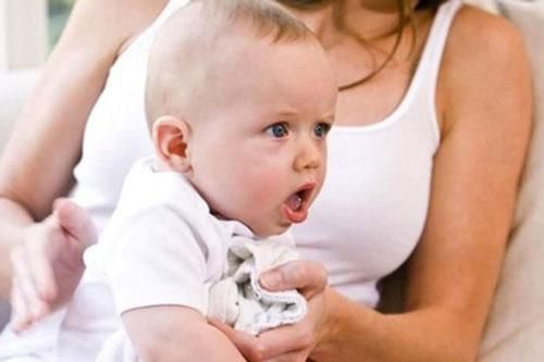 Cách chăm sóc trẻ sơ sinh bị ho đờm