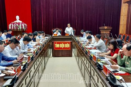 Đồng chí Đinh Tiến Dũng, Ủy viên Bộ Chính trị, Bộ trưởng Bộ Tài chính làm việc với BTV Tỉnh ủy