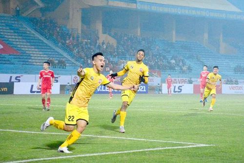 V.League, nhìn lại 3 vòng đấu... dang dở