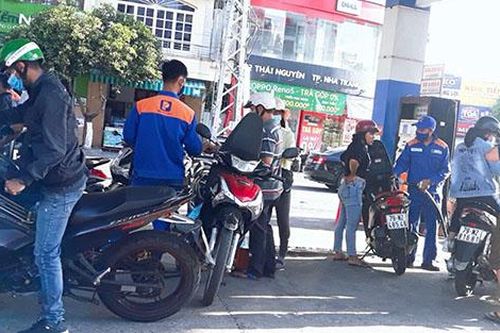 Xăng, dầu đồng loạt tăng giá