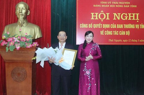 Công bố quyết định về công tác cán bộ