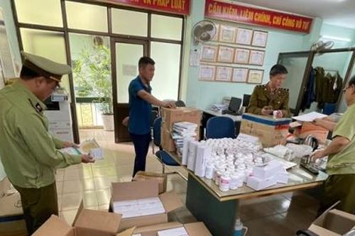 Hà Nội: Phát hiện lô dược phẩm khủng của Hàn Quốc không hóa đơn, chứng từ