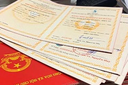 Tăng mức xử phạt đối với vi phạm về làm giả, mua bán văn bằng