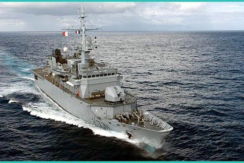 Uy lực hộ vệ hạm của Hải quân Pháp cập cảng Cam Ranh thăm Việt Nam