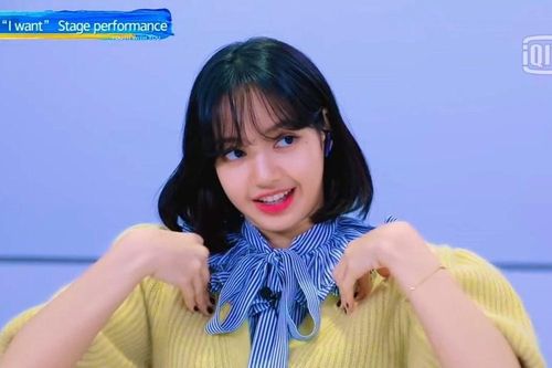Chia tay 'đại hội đồ trắng', Lisa đã được stylist chăm chút nhưng vẫn còn một điểm trừ