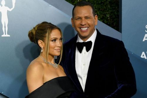 Jennifer Lopez chia tay Alex Rodriguez vì bị phản bội?