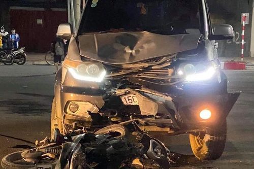 Xe máy đâm trực diện ôtô ở Hải Phòng, 2 người tử vong
