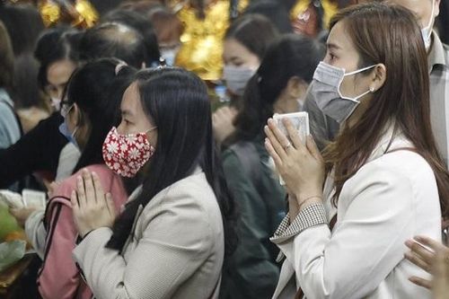 Hà Nội: Ngày mùng 1 tháng 2 âm lịch, lượng khách đi lễ tại các di tích tăng cao