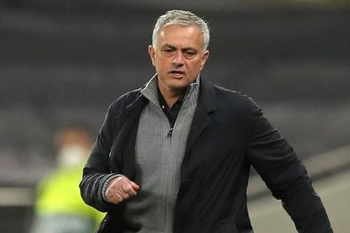 Mourinho: 'Tôi nhìn lên Top 4, chứ không nhìn xuống Arsenal'