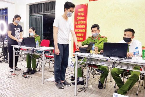 Tích cực làm căn cước công dân mới cho người dân