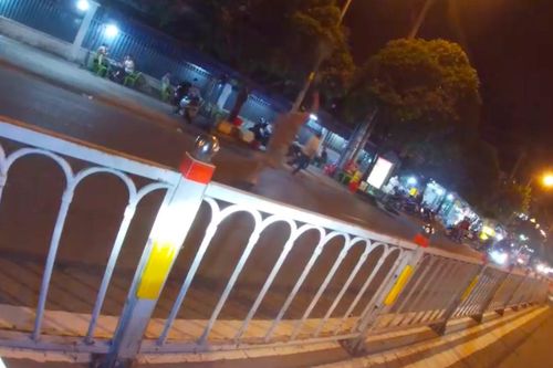 Trinh sát hình sự phóng xe truy đuổi, nổ súng chỉ thiên bắt kẻ trộm như phim