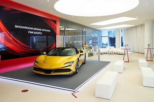 Siêu xe mui trần Ferrari SF90 Spider đầu tiên 'cập bến' Hàn Quốc