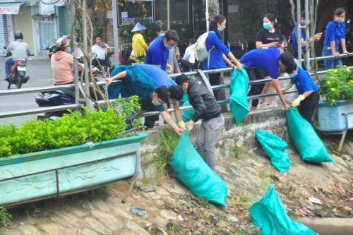 Thanh niên triển khai nhiều công trình thiết thực hướng về cộng đồng