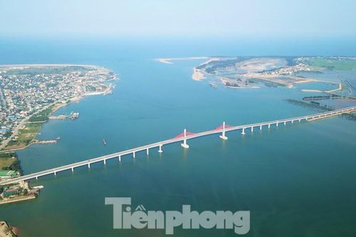 Thông xe cây cầu dài nhất miền Trung