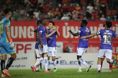 Hạ Hải Phòng, Hà Nội thắng trận đầu tiên ở mùa giải 2021