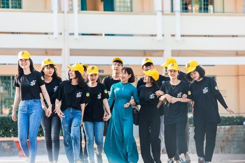 Teen THPT Xuân Lộc 'vượt mặt' học sinh cả nước, đoạt ngôi vương cuộc thi 'Thiết kế áo lớp 2021'