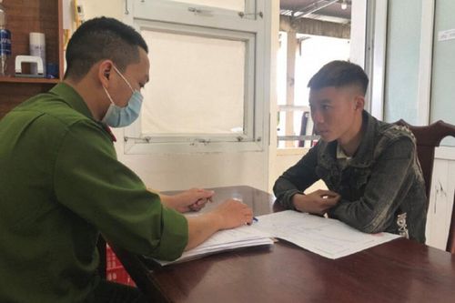 Cặp đôi tông cụ bà qua đường rồi chạy trốn trong đêm
