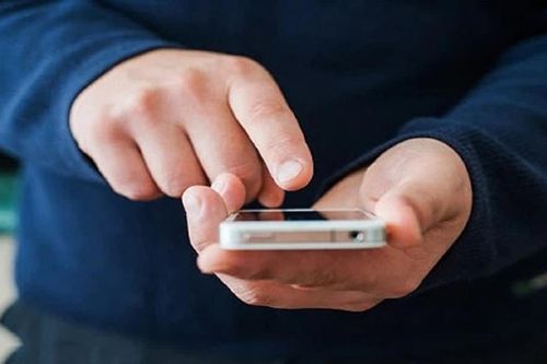 Yêu đương người nước ngoài qua MXH, người phụ nữ bị lừa 2,5 tỉ đồng sau lần nghe điện thoại